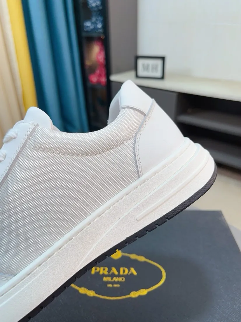 Men's shoes 💰420🌹🌹High-quality new Prada counters are launched simultaneously. The new men's shoes and 😘fabrics are selected from imported mesh and glue-spraying technology. Imported cowhide lining. 👍🏿High-end☄️Open-molded non-slip rubber outsole, exquisite lines, simple and elegant, comfortable and high-end for leisure travel. Code number: 38 to 44